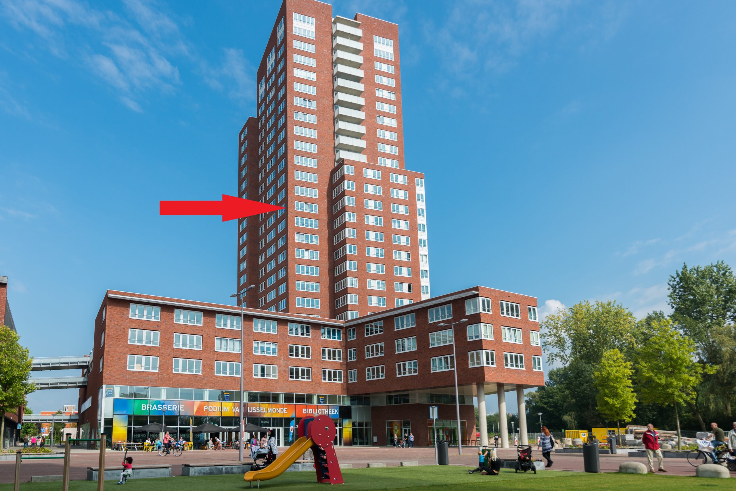 20140916-Rotterdam-IJsselmonde, gebouw Hooghmonde-19
